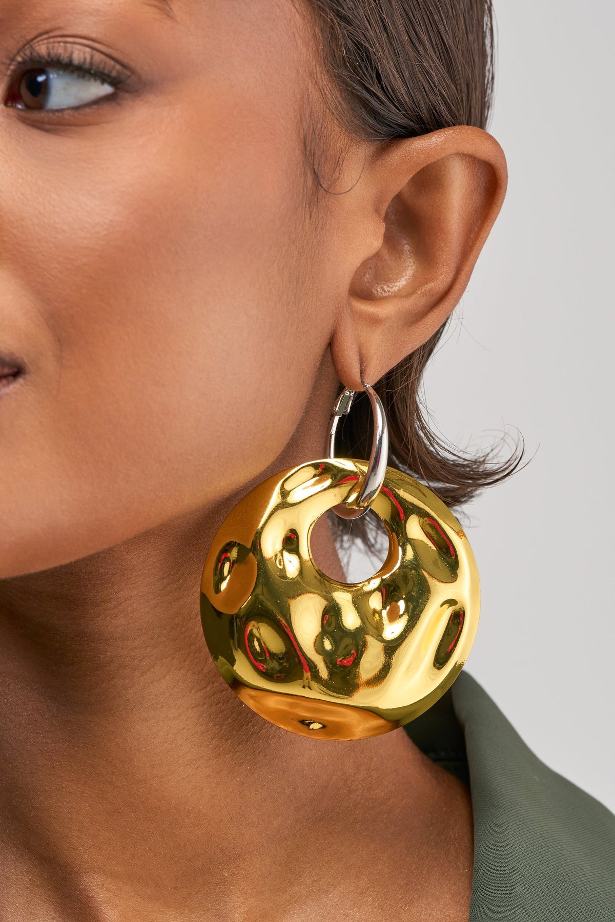 OVERSIZED 2-TONE STATEMENT EARRING