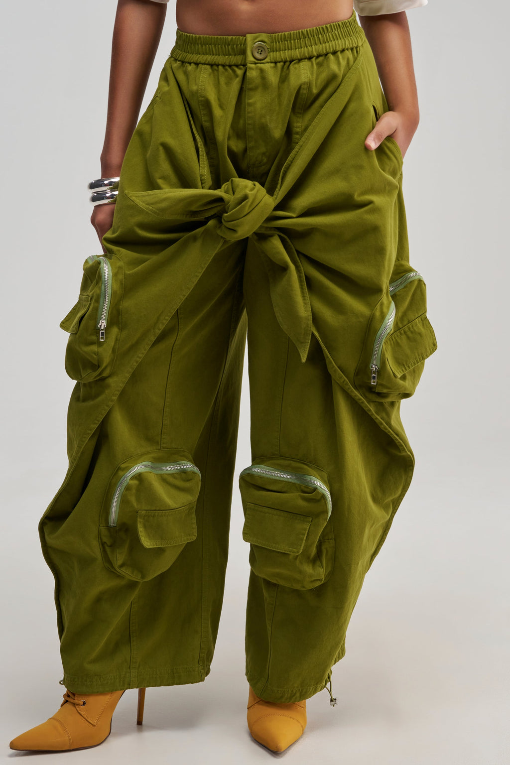 DO THE MOST TIE FRONT JOGGER IN OLIVE