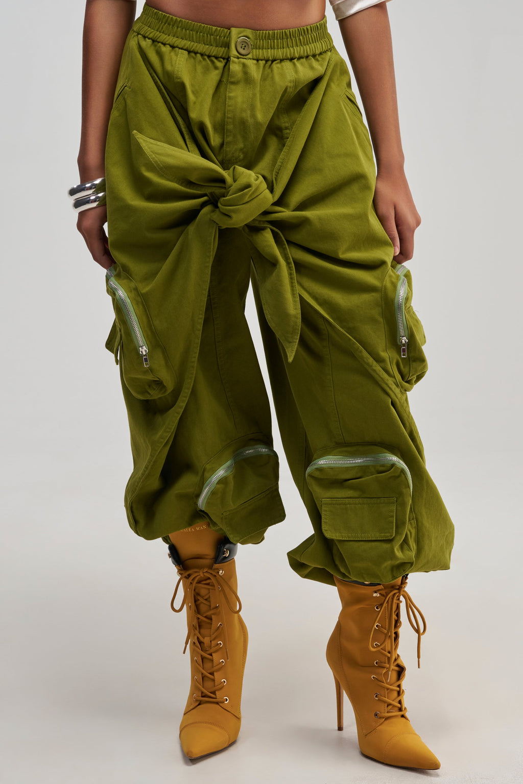 DO THE MOST TIE FRONT JOGGER IN OLIVE