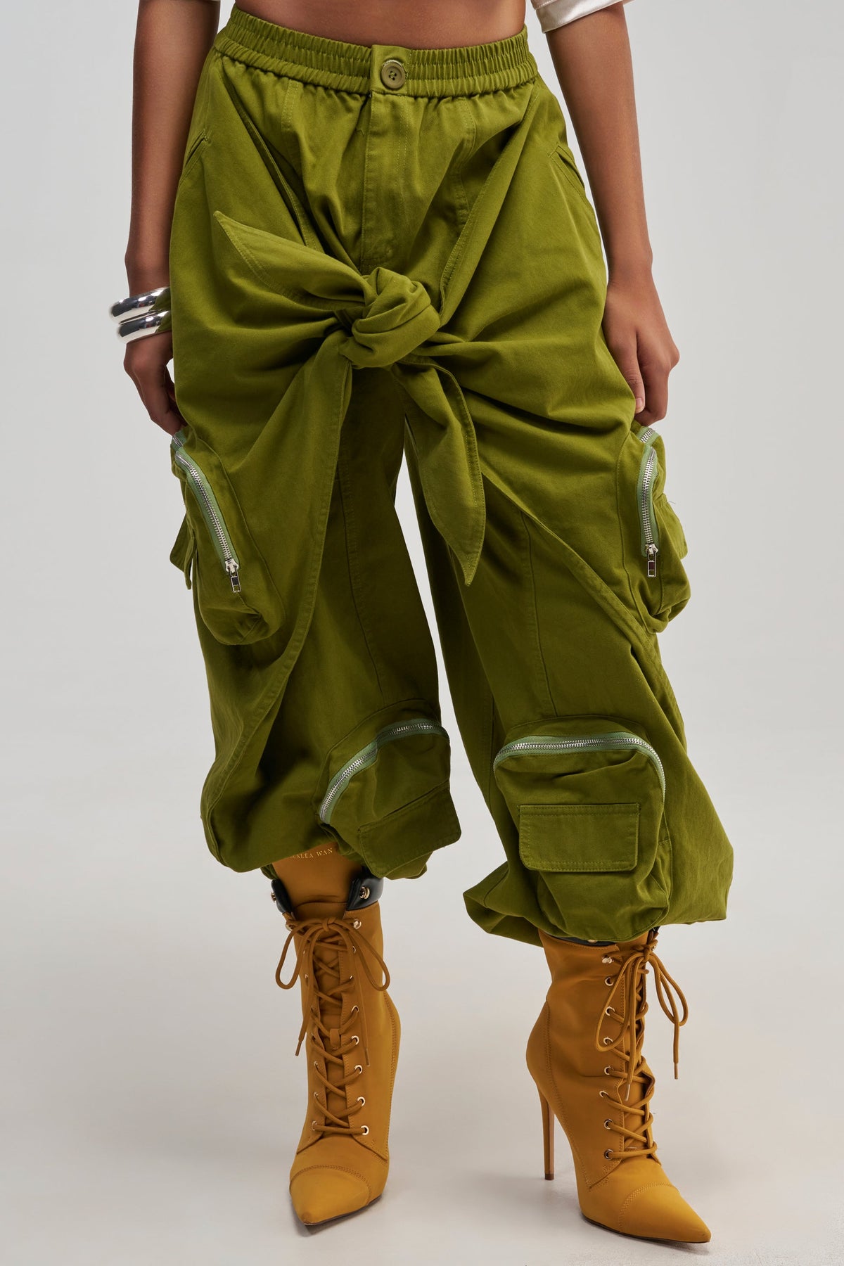 DO THE MOST TIE FRONT JOGGER IN OLIVE