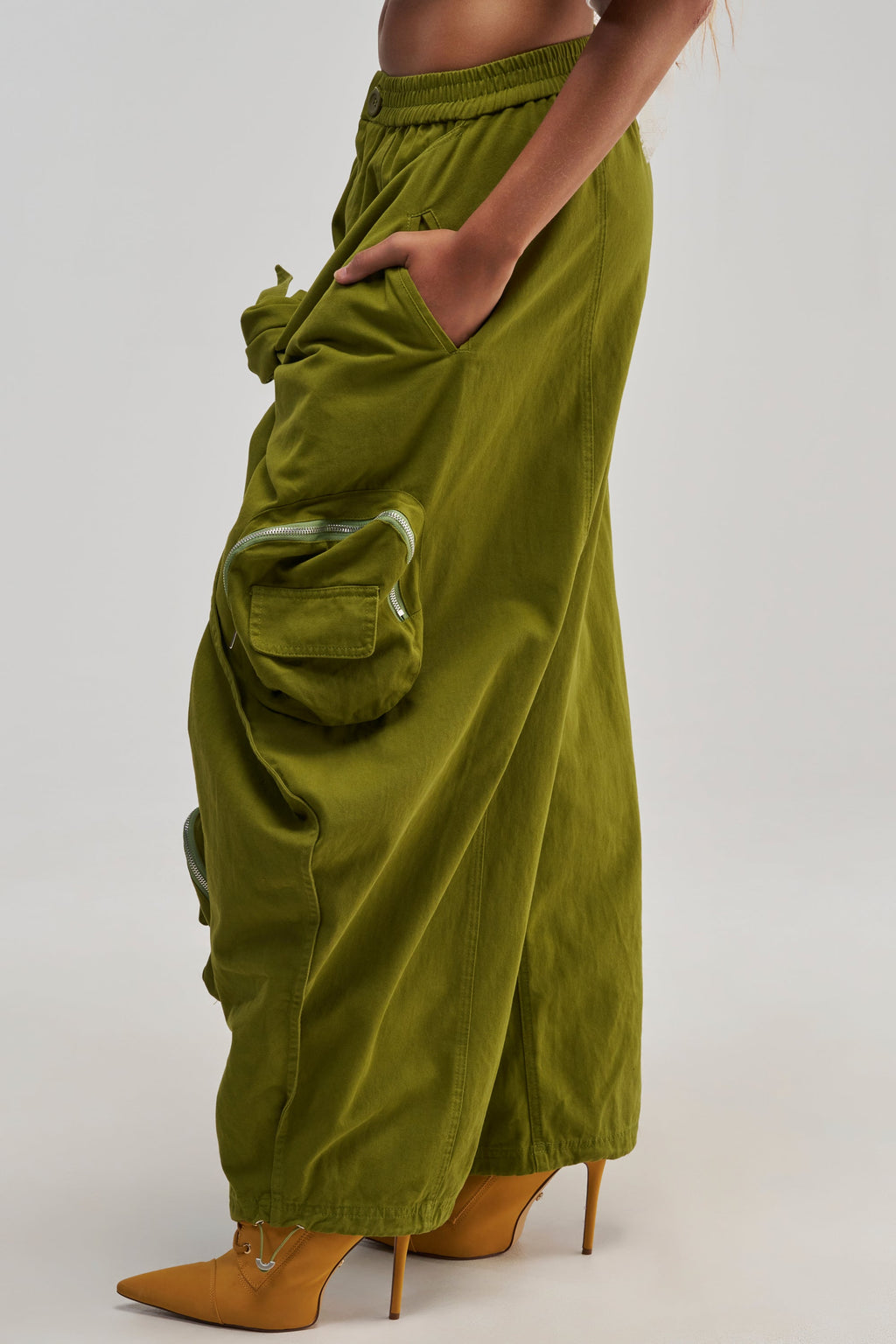 DO THE MOST TIE FRONT JOGGER IN OLIVE