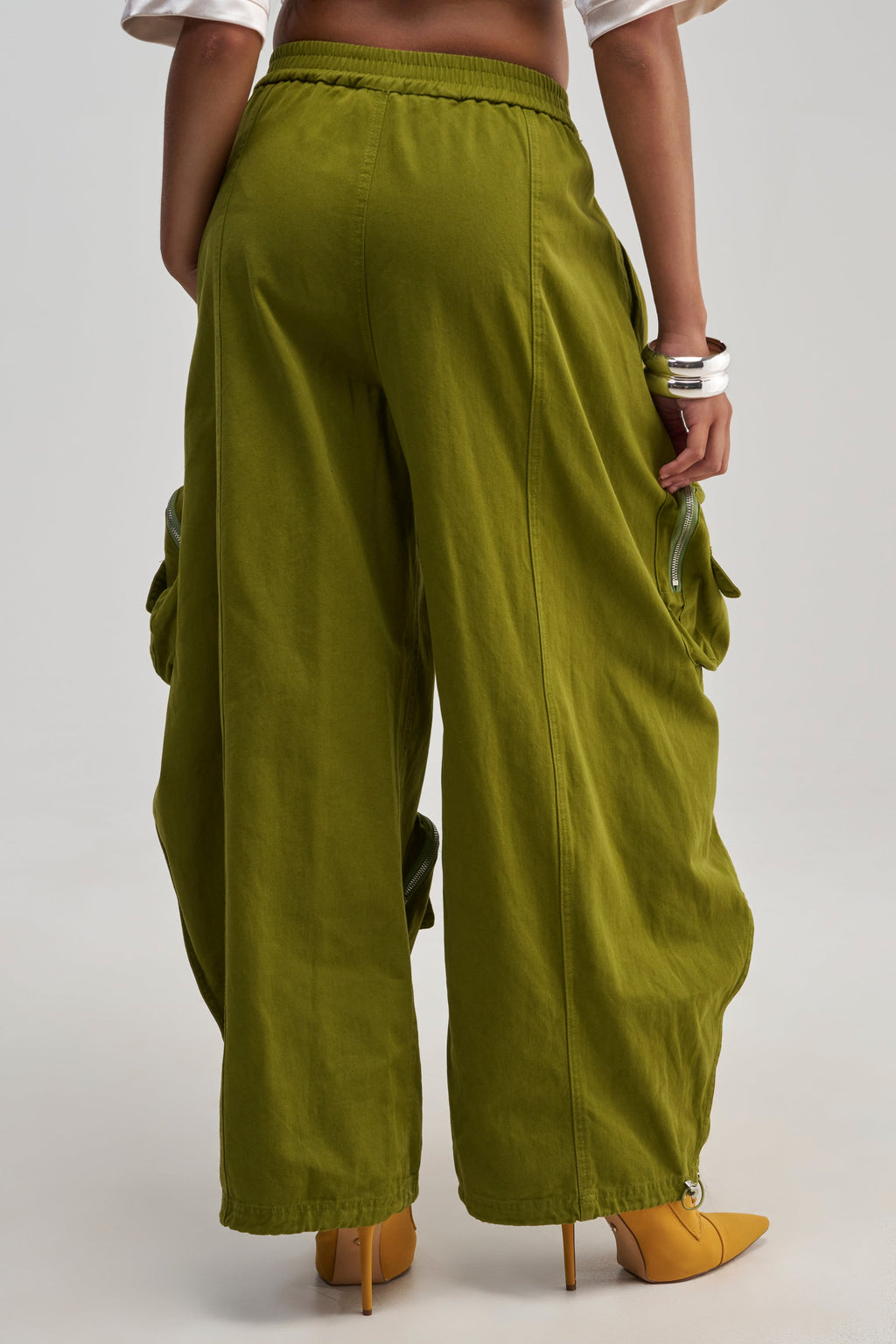 DO THE MOST TIE FRONT JOGGER IN OLIVE